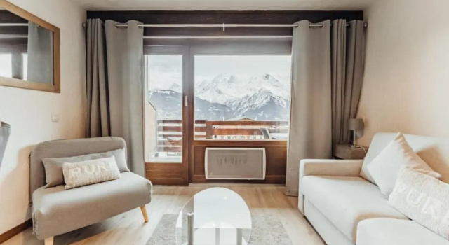 Студия Furnished studio on the ski slopes with a terrace & panoramic views