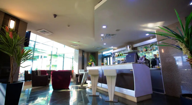 Hotel Delta 4, Rezerwuj Hotel Hotele w Tulcza z basenem, Basen