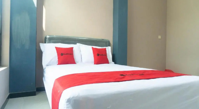 RedDoorz Syariah near Alun Alun Blitar, Reservar Hotel Blitar East Java