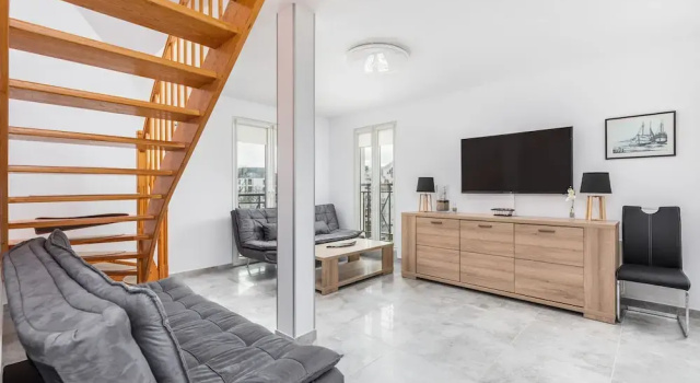 Апартаменты с 3 комнатами с балконом и с видом на море Penthouse Baltic Park 16/331 by Renters