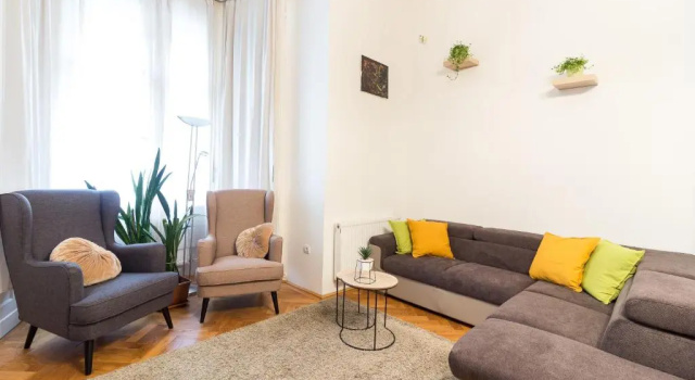 Апартаменты Beautiful Spacious Three-Room Suite Close to Buda Castle