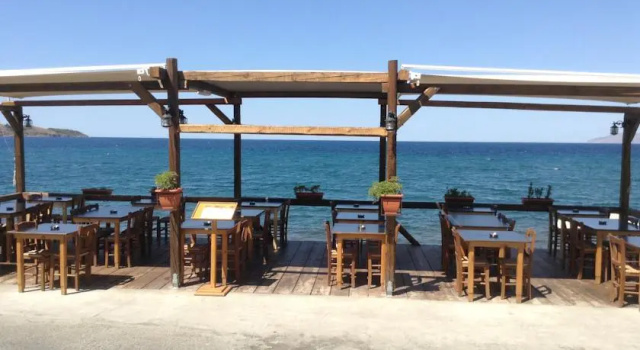 Reef, Rezervovat Penzión Pétra Lesbos
