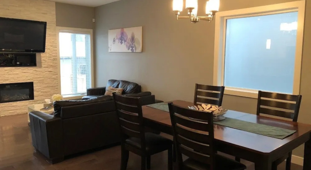 Luxury Bowness Getaway, Varaa Matkakoti Calgary Calgary Region