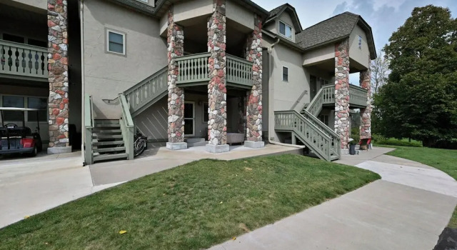 Unit 109 2 Bdrm/ 2 BA, Đặt Căn hộ Birchwood 