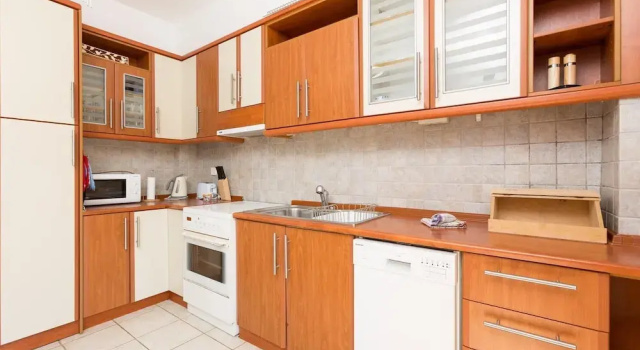 Апартаменты с балконом Anna Apartment Walk to Beach A C Wifi Car Not Required - 2451