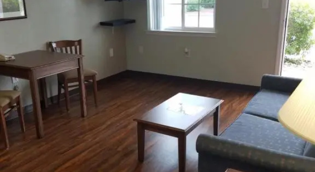 Двухместный номер Deluxe Affordable Suites of America