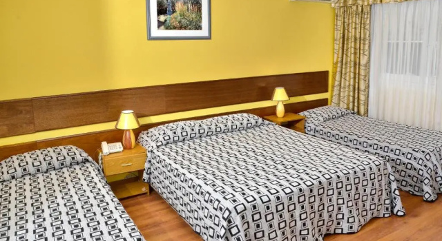 Четырёхместный номер Standard Hotel Hispano