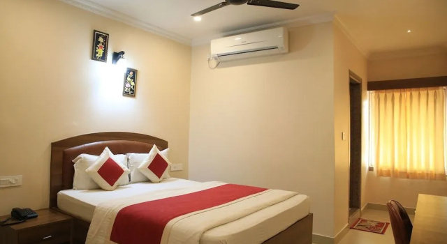 Hotel Kumud Plaza, Varaa Hotelli Bhubaneswar Orissa
