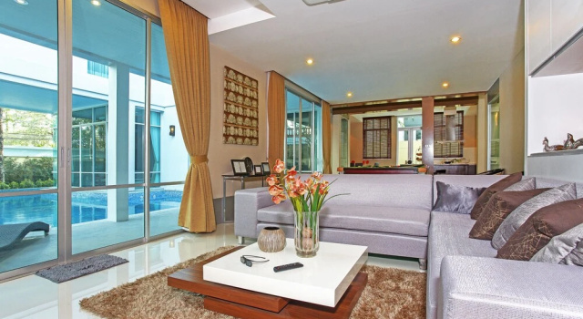 Jomtien Waree 8 6 Bed, Забронировать Отель Отели На Чом Тхиан с бассейном, Бассейн