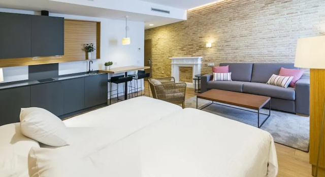 Студия Deluxe Aquitania Home Suites
