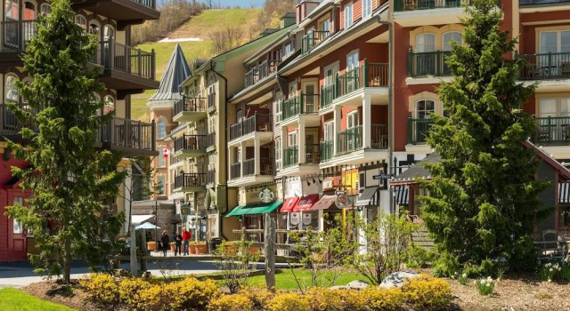 Blue Mountain Resort Mosaic Suites, Забронировать Курортный отель Blue Mountain Village Блу-Маунтинс, рядом с Orchard Express