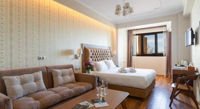 Полулюкс Цокольный этаж с видом на сад La Suite Boutique Hotel & Spa