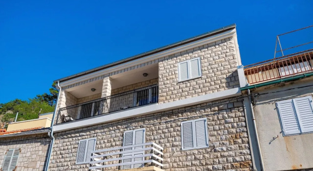 A3 - Beautiful Seafront apt w. Magnificent View, Boek Hotel Novigrad. Kroatië