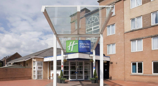 Holiday Inn Express Cardiff Bay, Rezervați Hotel Cardiff Bay Cardiff Bay, lângă Techniquest