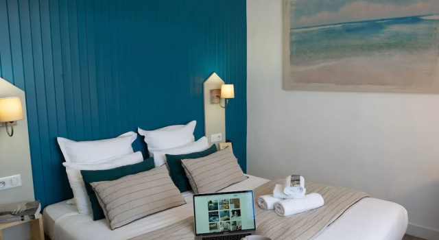 Hôtel Le Vert Bois, Rezerwuj Hotel Hotele w Charente-Maritime ze śniadaniem, Śniadanie