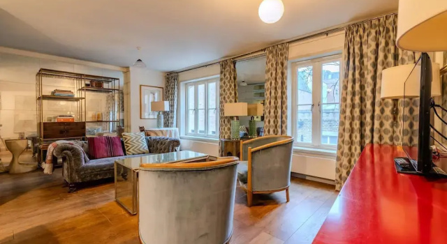 Beautiful Three Bedroom House in West London, Забронировать Дом для отпуска Коттеджи Большого Лондона, Коттедж