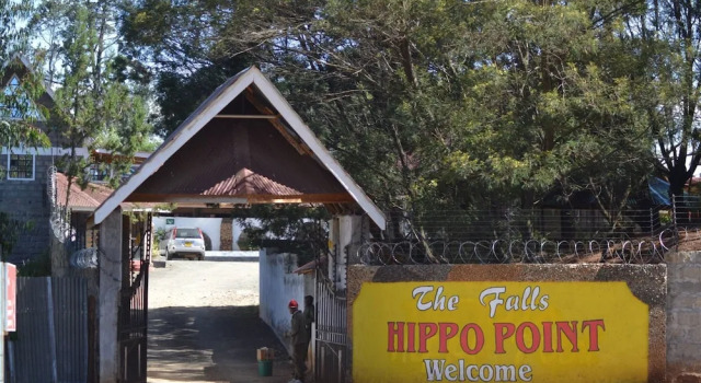 The falls hippo point, Boek Hotel Nyahururu Laikipia