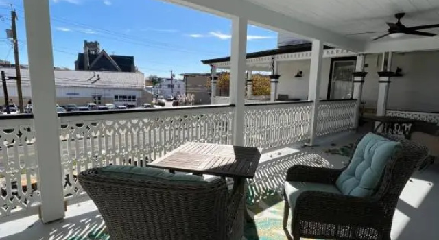 Двухместный номер Standard с балконом Elaine's Cape May Boutique Hotel
