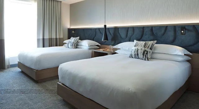 Четырёхместный номер Premium с балконом Kimpton Sawyer Hotel by IHG