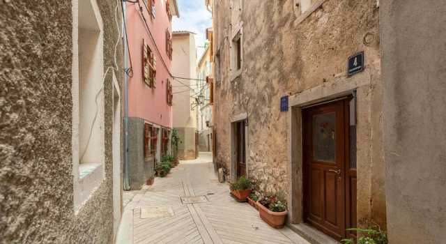 Beautiful Apartment in Cres With Wifi and 1 Bedrooms