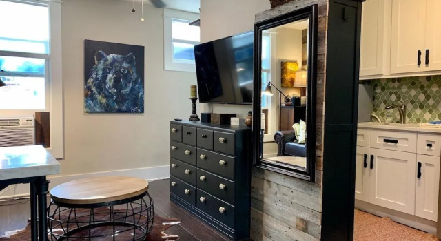 The Chic Guest Retreat in Old Town near CSU!, Rezervovat Penzión Fort Collins hotely s bazénem, Bazén