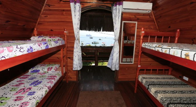 Chalé da Praia Pousada & Hostel, Забронировать Хостел Консейсано-ди-Жакарей Мангаратиба