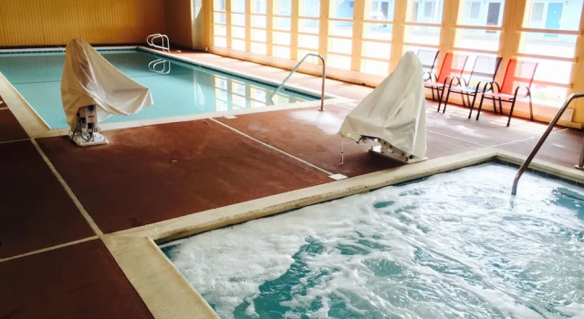 Econo Lodge Inn & Suites Santa Cruz