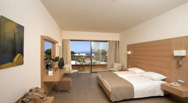 Standardní Dvoulůžkový s manželskou postelí pokoj s balkonem Island Blue Hotel