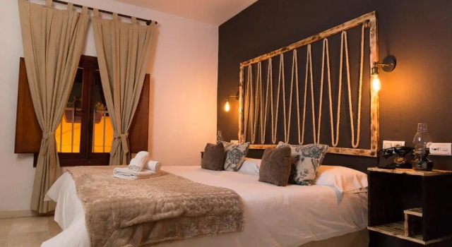 Трёхместный номер Standard Hotel Posada de las Cuevas