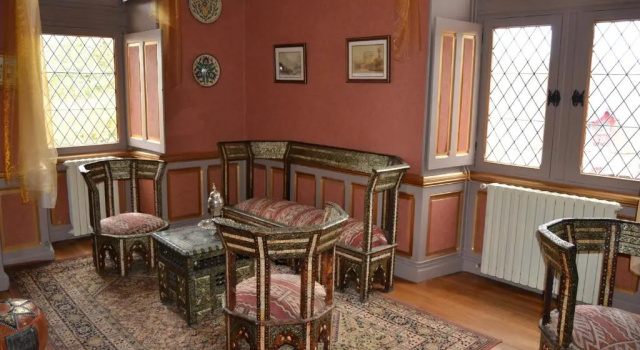 Château de Peufeilhoux, Rezerwuj Bed and Breakfast Vallon-en-Sully 