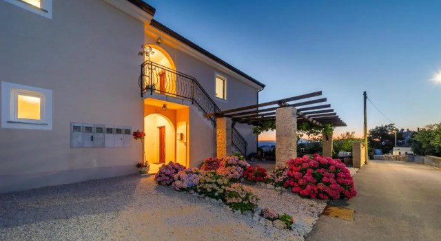 Apartments Marijana Devčić Brzac, 予約 アパートメント Brzac クルク島