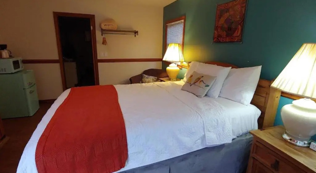 Двухместный номер Standard Meadowlark Motel with Restaurant & Bar
