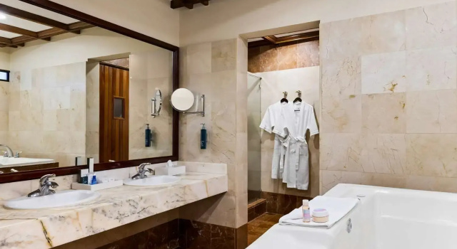Люкс Presidential с 2 комнатами DoubleTree by Hilton Cariari - San Jose Costa Rica
