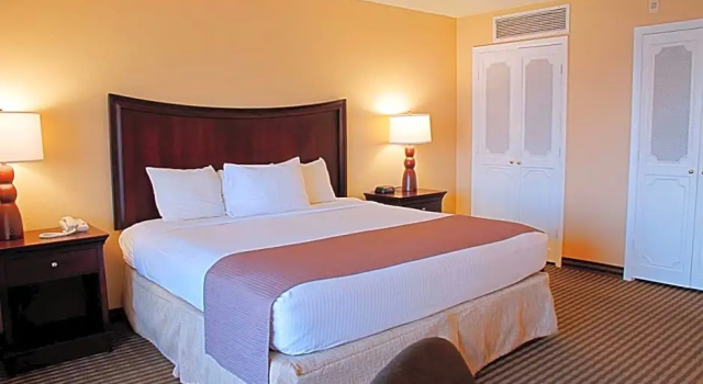 Двухместный номер Standard с балконом и с видом на реку Best Western Fort Myers Waterfront