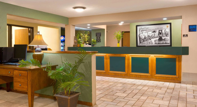 Super 8 by Wyndham Lynchburg VA