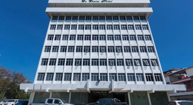 OYO 89619 De Choice Hotel, Забронировать Отель Отели Тавау с завтраком, Завтраки