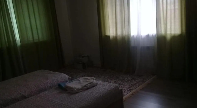 Guesthouse On Ashimbaeva 23, Забронировать Отель Алматы Казахстан, рядом с Центральная мечеть Алма-Аты