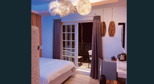 Двухместный номер Standard с балконом Deer Moon Hostel