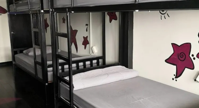 Кровать в общем номере Feel Like Home Dormitory - Hostel