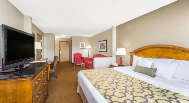 Люкс Deluxe Baymont by Wyndham Piqua