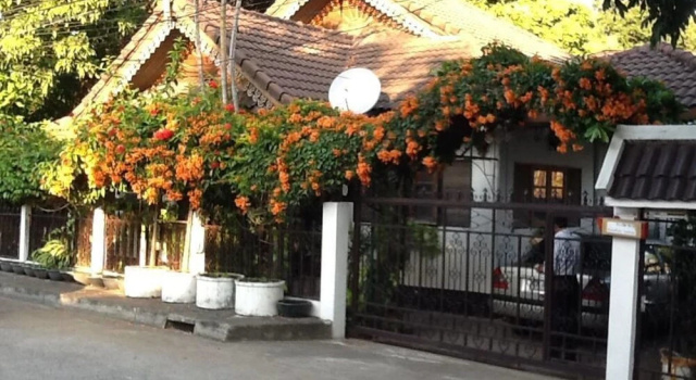 Near Train Guesthouse
