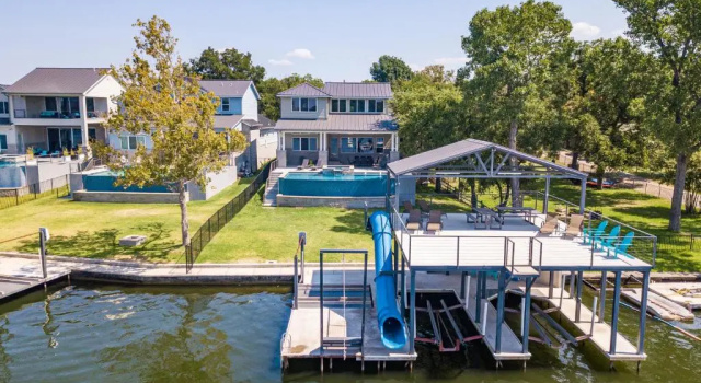 Коттедж Luxury Lake LBJ House with Heated Swimming Pool and Spill Over Hot Tub and 2 Boat Slips