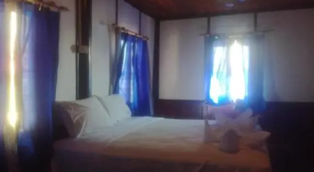 Kongmany Hotel, Boek Hotel Champasak Hotels met een Zwembad, Zwembad