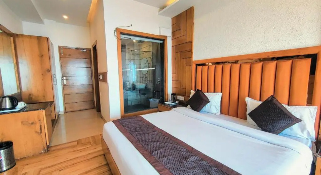 Номер Deluxe Luxury Inn by Stotrak Hotels