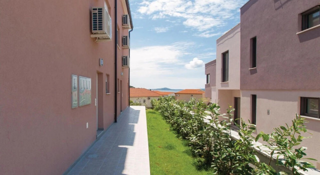 Awesome Home in Tribunj With Wifi and 3 Bedrooms, Забронировать Отель Трибунь Шибенско-Книнская жупания