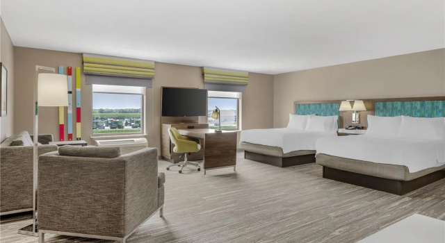 Четырёхместный люкс Hampton Inn & Suites Crawfordsville