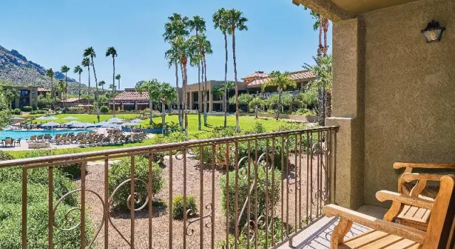 Номер Standard с балконом и с видом на бассейн El Conquistador Tucson, A Hilton Resort