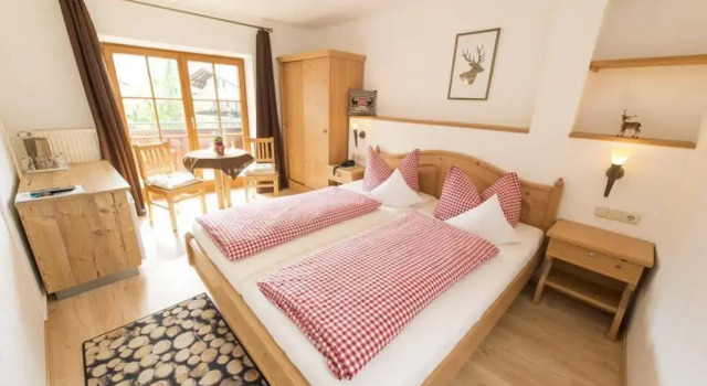 Gasthof Kienberg, Забронировать Отель Инцелль Chiemgau, рядом с Бассейн Badepark Inzell