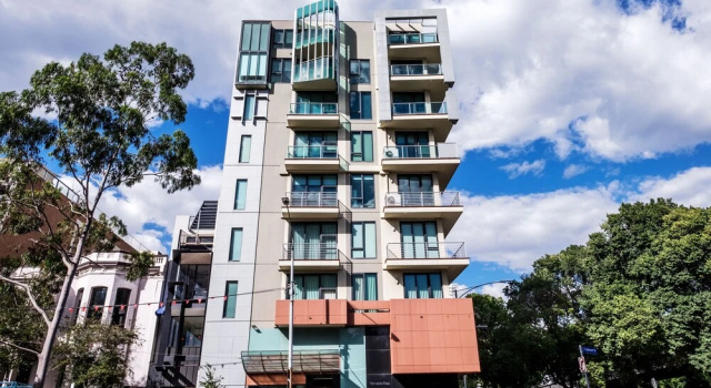 Roomerang at Parkside East 8, Book Hotel East Melbourne 
