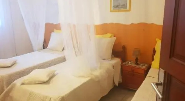 Domaine Le Bougainvillée, Забронировать Отель Отели Пети-Бур с парковкой, Парковка